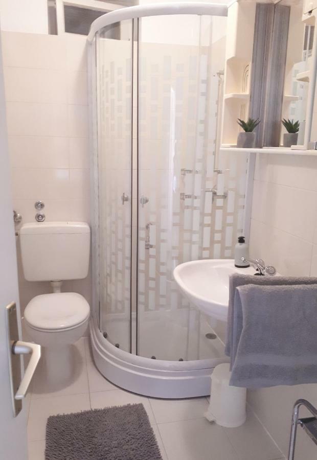 Marina Apartments Kaštela Kültér fotó